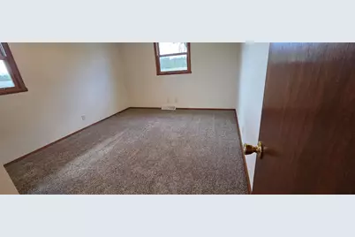 3360 E Oakwood Rd, Oak Creek, WI 53154 - Photo 19
