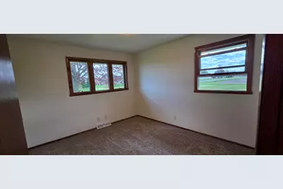 3360 E Oakwood Rd, Oak Creek, WI 53154 - Photo 21