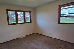 3360 E Oakwood Rd, Oak Creek, WI 53154 - Photo 21