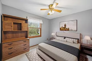 6504 S Parkedge Cir, Franklin, WI 53132 - Photo 7