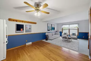 6504 S Parkedge Cir, Franklin, WI 53132 - Photo 5
