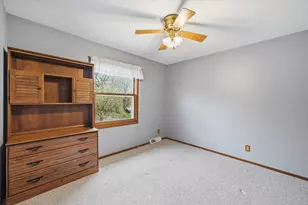 6504 S Parkedge Cir, Franklin, WI 53132 - Photo 23