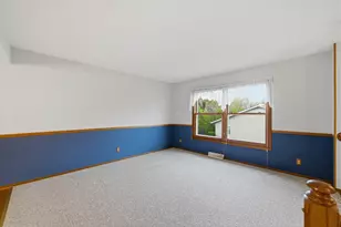 6504 S Parkedge Cir, Franklin, WI 53132 - Photo 13