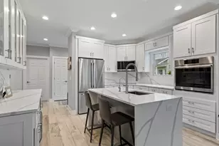 401 Abbey Ridge Ct, Fontana, WI 53125 - Photo 11