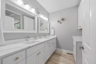 401 Abbey Ridge Ct, Fontana, WI 53125 - Photo 21