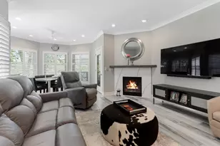 401 Abbey Ridge Ct, Fontana, WI 53125 - Photo 5