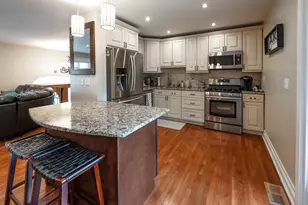 501 Sue Ann Dr, Lake Geneva, WI 53147 - Photo 11