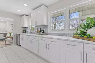 4410 Goleys Ln, Racine, WI 53404 - Photo 9
