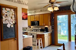 2226 Lexington Dr, Manitowoc, WI 54220 - Photo 7