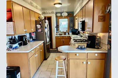 2226  Lexington Dr, Manitowoc, WI 54220 - Photo 5