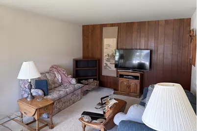 2226  Lexington Dr, Manitowoc, WI 54220 - Photo 3