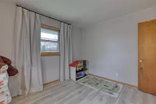 5890 Lakeview Dr, Greendale, WI 53129 - Photo 25