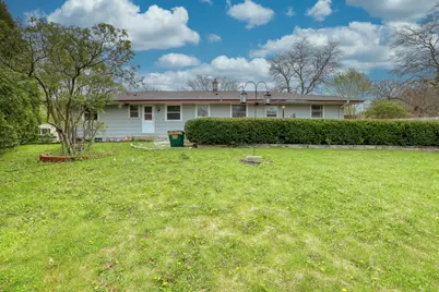 5890  Lakeview Dr, Greendale, WI 53129 - Photo 3