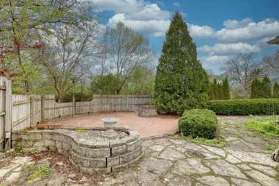 5890  Lakeview Dr, Greendale, WI 53129 - Photo 31
