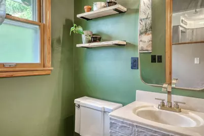 5890  Lakeview Dr, Greendale, WI 53129 - Photo 27