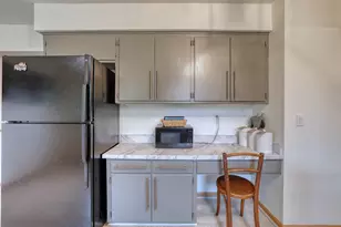 5890 Lakeview Dr, Greendale, WI 53129 - Photo 15