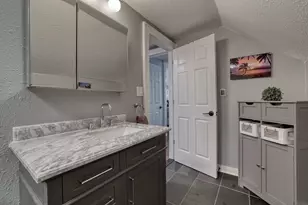 1473 S 90th St, West Allis, WI 53214 - Photo 25