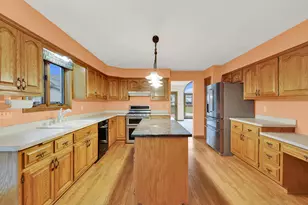 S75W17726 Harbor Cir, Muskego, WI 53150 - Photo 11