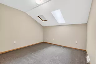 1015 Shadowood Cir, West Bend, WI 53095 - Photo 19