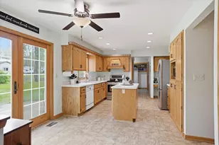 8715 Halverson Rd, Racine, WI 53185 - Photo 11