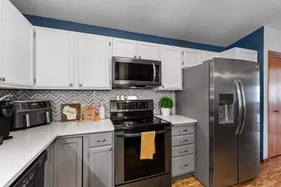 807  Worthington Ct #A, West Bend, WI 53090 - Photo 5