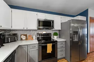 807 Worthington Ct, West Bend, WI 53090 - Photo 5