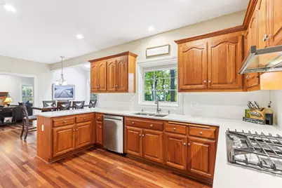 18160  Kestrel Ct, Brookfield, WI 53045 - Photo 9