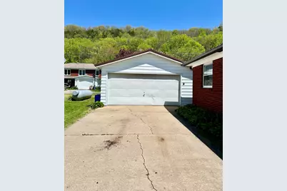 1037  Dewey St, Cassville, WI 53806 - Photo 11