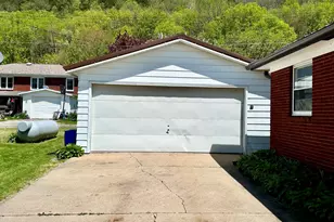 1037 Dewey St, Cassville, WI 53806 - Photo 11