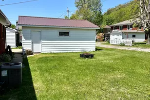 1037 Dewey St, Cassville, WI 53806 - Photo 13