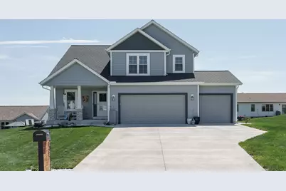 907  Ridge Ct, Watertown, WI 53094 - Photo 1