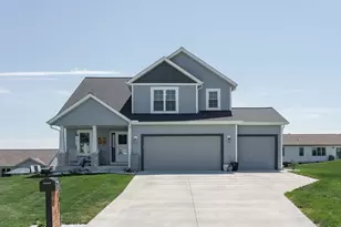 907 Ridge Ct, Watertown, WI 53094 - Photo 1