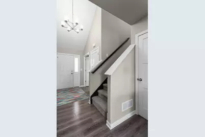 907  Ridge Ct, Watertown, WI 53094 - Photo 5