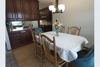 825  Garvens Ave, Brookfield, WI 53005 - Photo 9