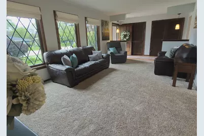 825  Garvens Ave, Brookfield, WI 53005 - Photo 7