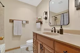 1801 W Kimberly Ave, Milwaukee, WI 53221 - Photo 7