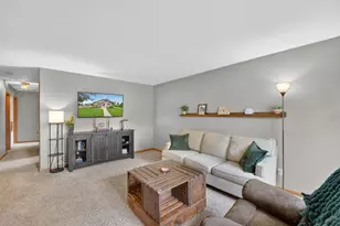 1801 W Kimberly Ave, Milwaukee, WI 53221 - Photo 3