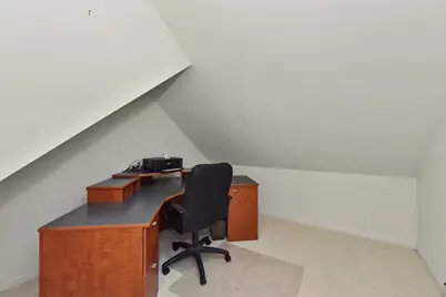 9128 W Elm Ct #D, Franklin, WI 53132 - Photo 5