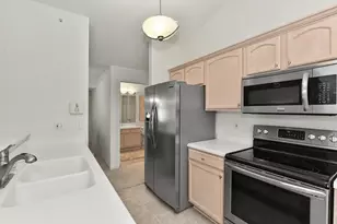 9128 W Elm Ct, Franklin, WI 53132 - Photo 11