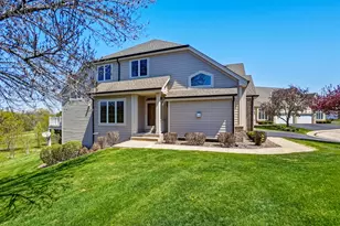 506 Spring Crest Cir, Waukesha, WI 53188 - Photo 5