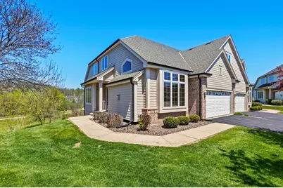 506  Spring Crest Cir, Waukesha, WI 53188 - Photo 3