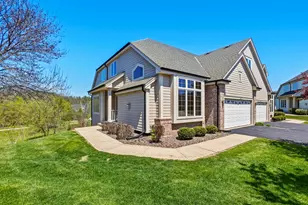 506 Spring Crest Cir, Waukesha, WI 53188 - Photo 3