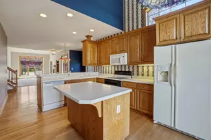 506 Spring Crest Cir, Waukesha, WI 53188 - Photo 15