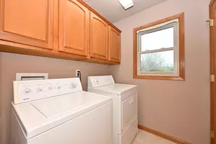 9225 Auburn Ct, Racine, WI 53406 - Photo 17