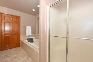 9225 Auburn Ct, Racine, WI 53406 - Photo 27