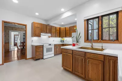 1215 N 7th St, Sheboygan, WI 53081 - Photo 3