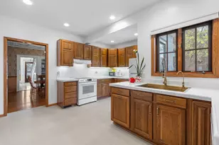 1215 N 7th St, Sheboygan, WI 53081 - Photo 3