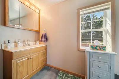323  S Heritage Dr, Oostburg, WI 53070 - Photo 9