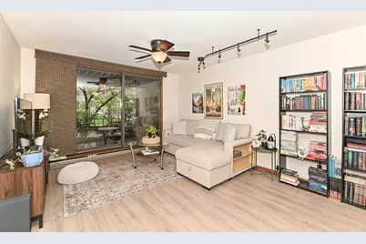 3916 N Oakland Ave #117, Milwaukee, WI 53211 - Photo 9