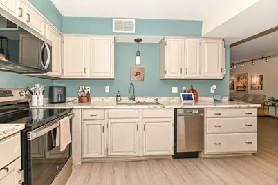3916 N Oakland Ave #117, Milwaukee, WI 53211 - Photo 17